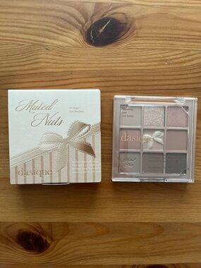 Dasique Muted Nuts Neutral Eyeshadow Palette - Nude Shades